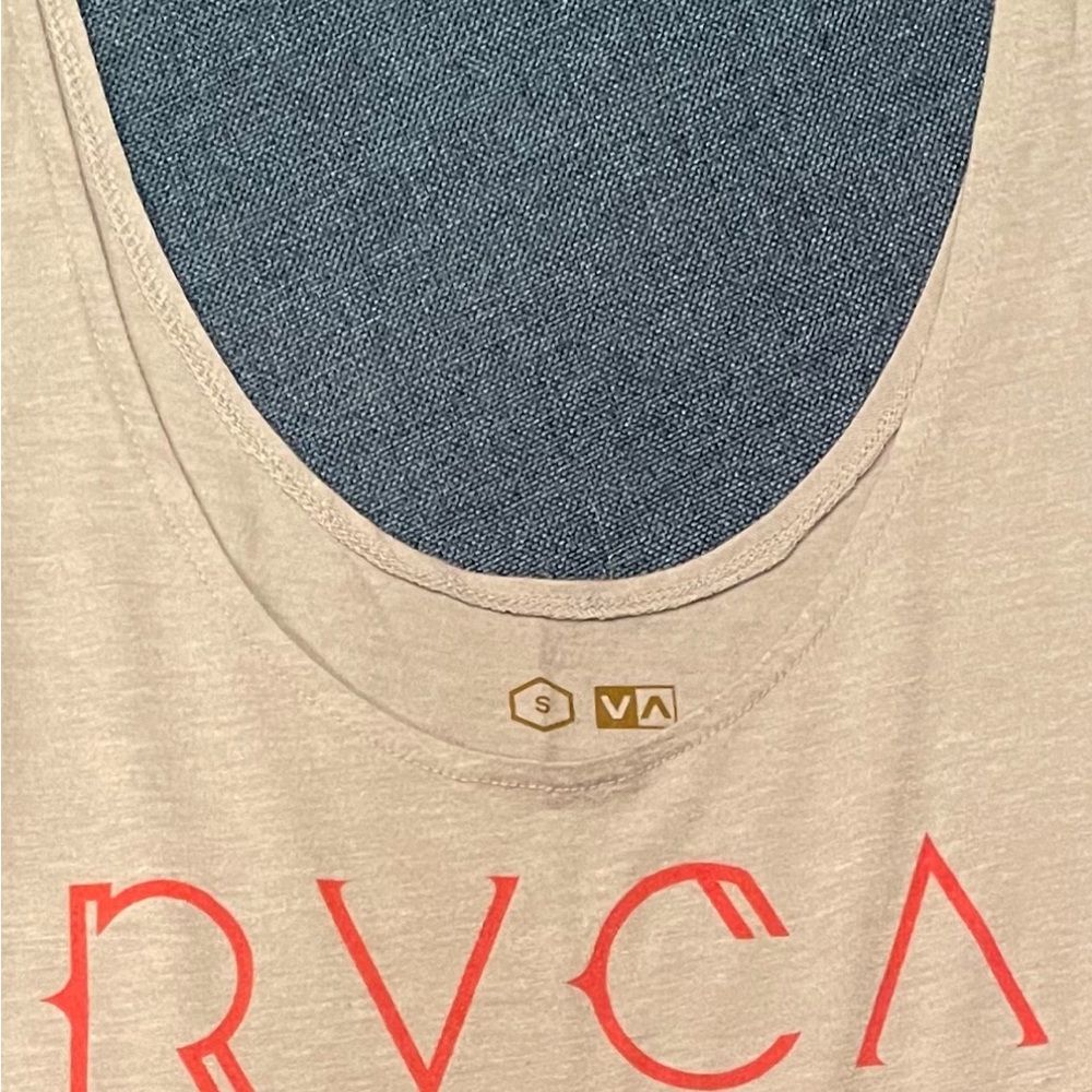 🔥RVCA Tank🔥 - Picture 2 of 3